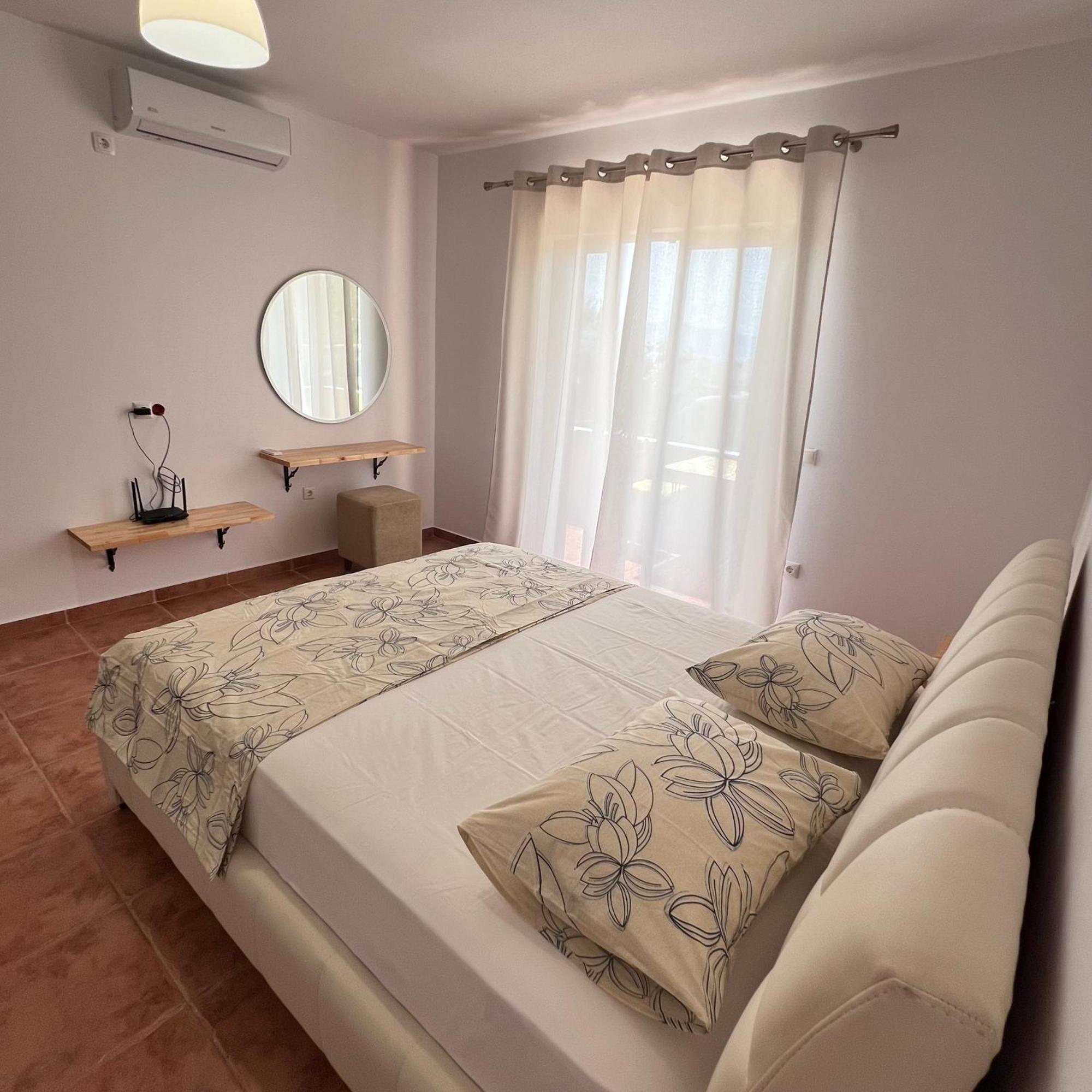 Villa Mirjan Sarandë Eksteriør billede